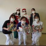 朝日大学看護学生からクリスマスリースをいただきました。