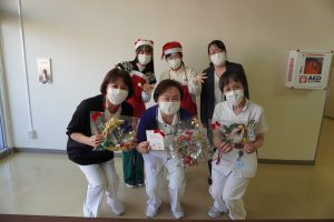 朝日大学看護学生からクリスマスリースをいただきました。