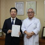 入院患者さんに膝掛けのクリスマスプレゼント